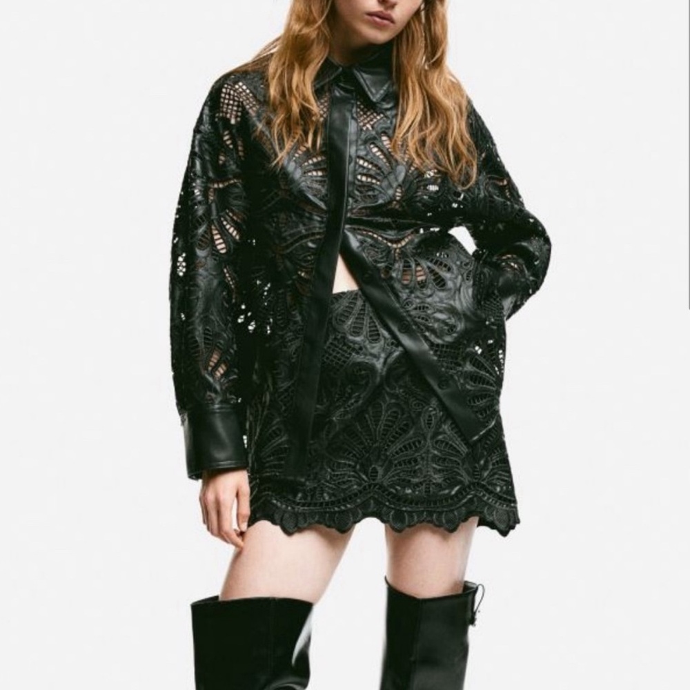 Eyelet embroidery Mini skirt (size 14) runs Small